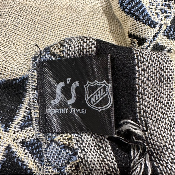 Sportin Styles NHL Pittsburgh Penguins Scarf/ Shawl w/ Fringe - Picture 4 of 9